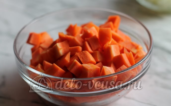 Лагман: Порезать морковь кубиками