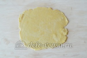 Корзиночки со сливочным кремом: Раскатываем тесто