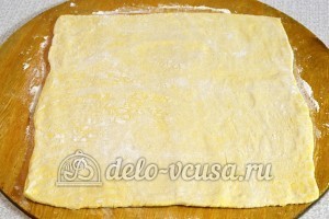 Лимонный рулет с начинкой: Раскатываем тесто