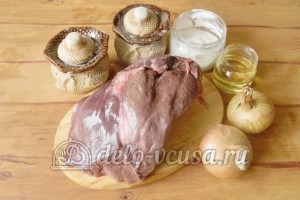 Печень свиная тушеная в сметане: Ингредиенты