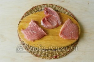 Свиная отбивная с сыром в духовке: Отбиваем мясо