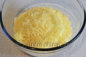 Закуска на чипсах с сыром: Натерла сыр