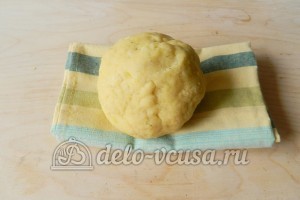 Финские картофельные лепешки: Скатать тесто в шар
