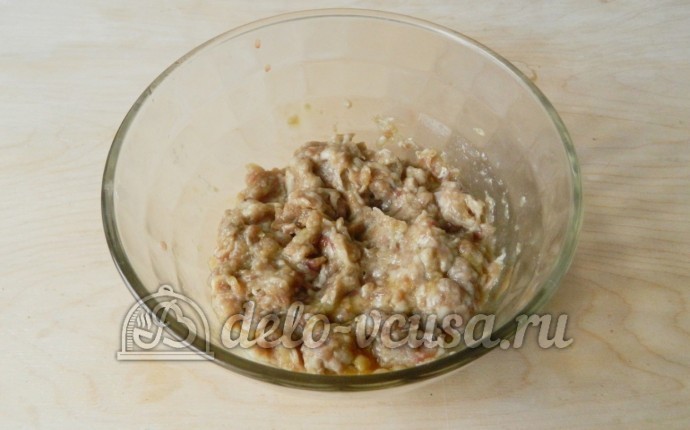 Гнезда из фарша с грибами: Перемешать Гнезда из фарша с грибами: Перемешать