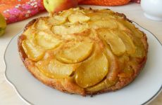 Пирог-перевертыш с яблоками
