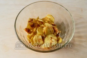 Картофельные чипсы в микроволновке: Приправить чипсы