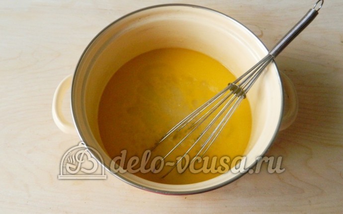 Жареные пирожки с мясом: Перемешиваем массу до однородного состояния