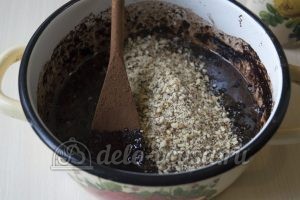 Шоколадные трюфели: Добавить орехи