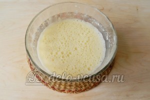 Заварной крем без масла: Соединить часть молока и яйца