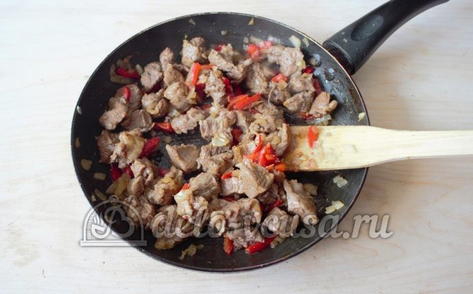 Суп-лапша с мясом: Жарим до готовности