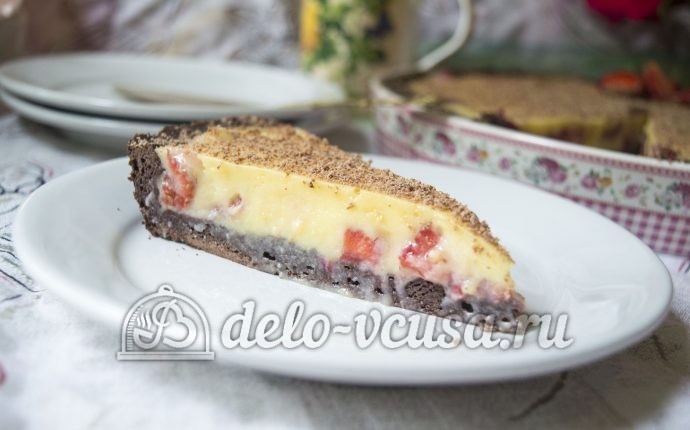 Пирог с клубникой и заварным кремом