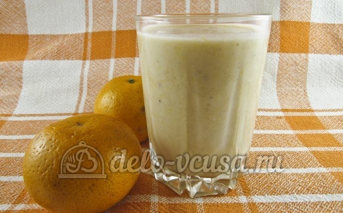 Смузи на кефире с бананом и мандарином Смузи на кефире с бананом и мандарином