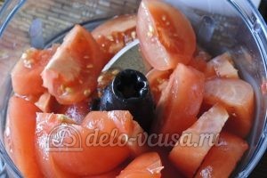 Лобио из стручковой фасоли: Перемалываем помидоры в блендере