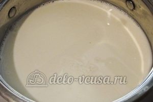 Ванильные блины: Нагреваем молоко