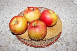 Заготовка из яблок для пирогов: Вымыть яблоки