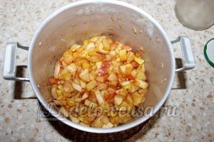 Заготовка из яблок для пирогов: Готовое варенье убрать с огня
