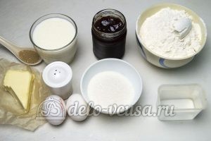Дрожжевые булочки с джемом: Ингредиенты