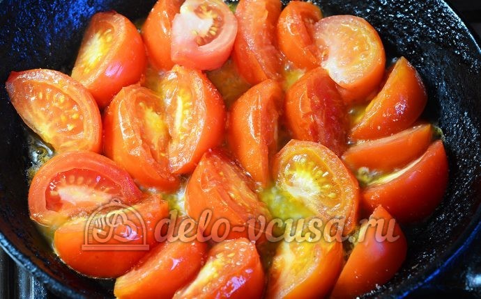 Салат с опятами и помидорами: Снять шкурки