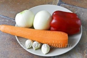 Суп харчо из говядины: Чистим и моем овощи