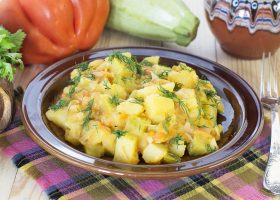 Рецепт овощное рагу с кабачками и картошкой
