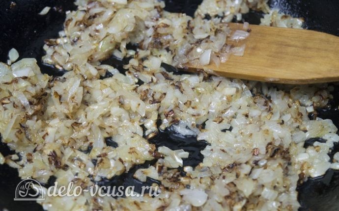 Яйца фаршированные луком: Лук пожарить