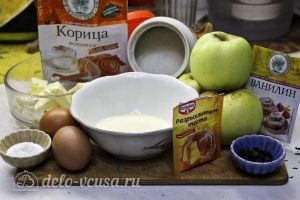 Яблочный пудинг с манкой: Ингредиенты