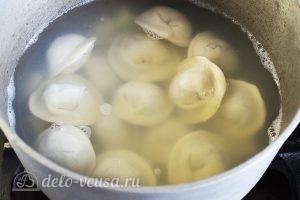 Суп из пельменей с картошкой: Добавить пельмени