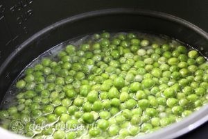 Суп-пюре из зеленого горошка: Добавить горошек