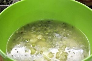 Суп-пюре из зеленого горошка: Суп перелить в удобную емкость