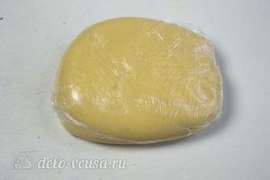 Печенье для росписи глазурью: Заворачиваем тесто в пищевую пленку и отправляем в холодильник