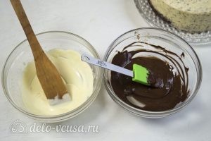 Муссовый кокосовый торт с шоколадом: Растопить шоколад