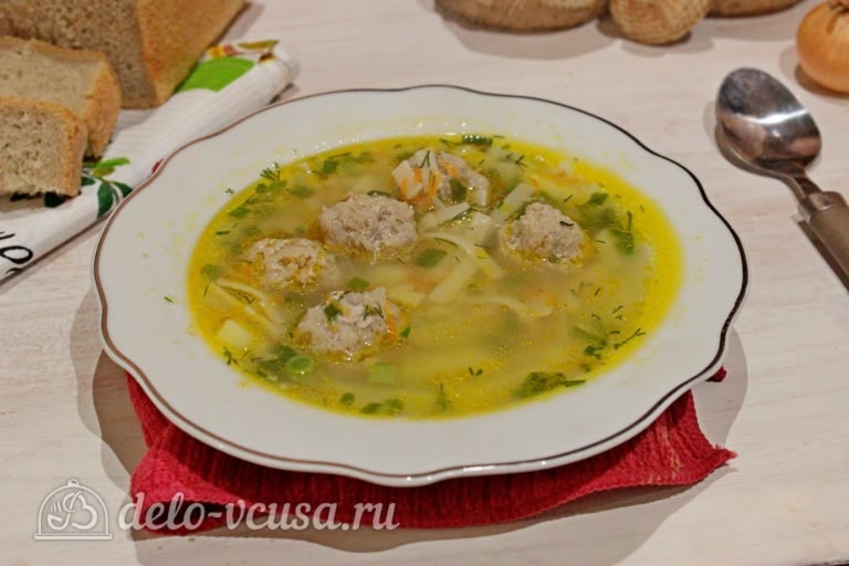 Суп с фрикадельками и лапшой