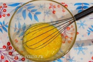 Блины на простокваше с творогом: Взбить яйца с сахаром
