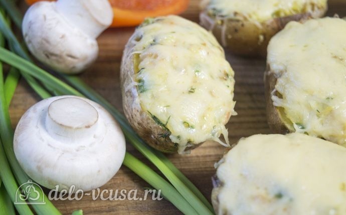 Фаршированный картофель с грибами и курицей