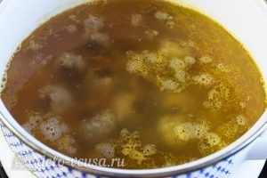 Суп с фрикадельками и картошкой: Добавляем фрикадельки