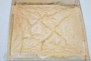 Бисквитное пирожное со сливочным кремом: Остужаем готовый корж