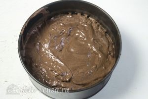 Шоколадный торт с заварным кремом: Выпечь бисквит