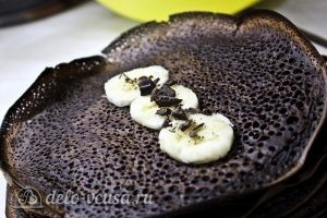 Шоколадные блины с бананом: Добавить шоколад