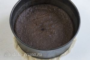 Сливочно-шоколадный торт: Остужаем корж