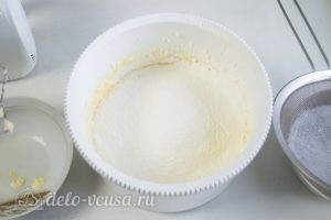 Ванильные кексы: Добавляем муку, соль и разрыхлитель
