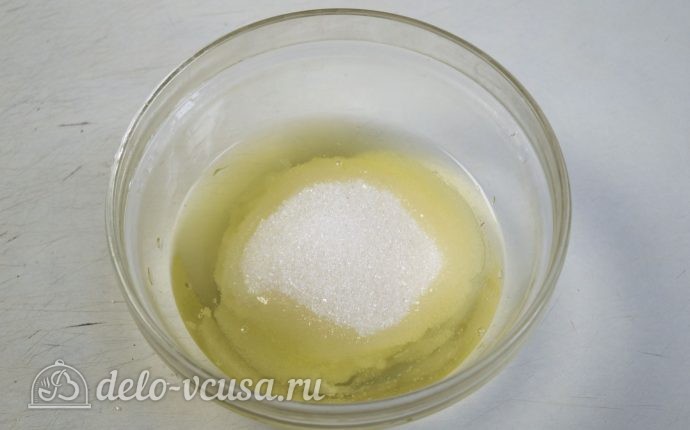 Масляный крем на швейцарской меренге: Белки с сахаром поместить на водяную баню