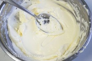 Масляный крем на швейцарской меренге: Проверить структуру крема