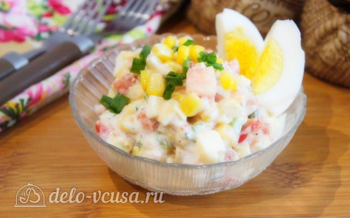 Салат с кукурузой и помидорами