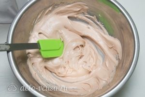 Торт-суфле Птичье молоко: Подкрашиваем крем