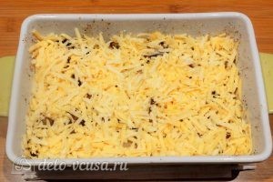 Запеканка с грибами и картофелем: Натереть сыр