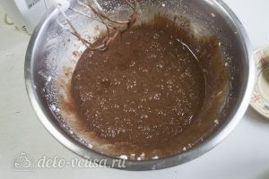 Муссовый торт с пралине: Соединяем яйца, сахар, шоколад и желатин