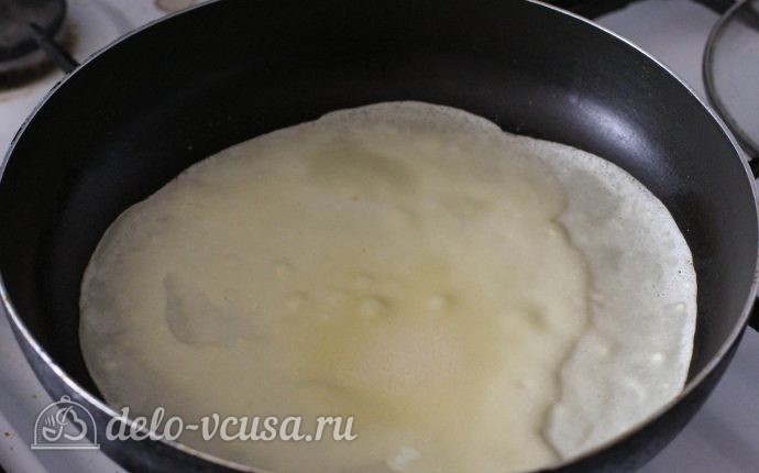 Блинчики с ветчиной и яйцом: Начинаем выпекать блины