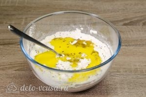 Печенье с семенами льна: Добавить растительное масло и молоко