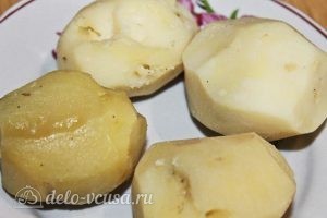 Салат Шуба: Натереть картофель