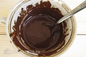 Клубника в шоколаде: Доводим шоколад до жидкого состояния